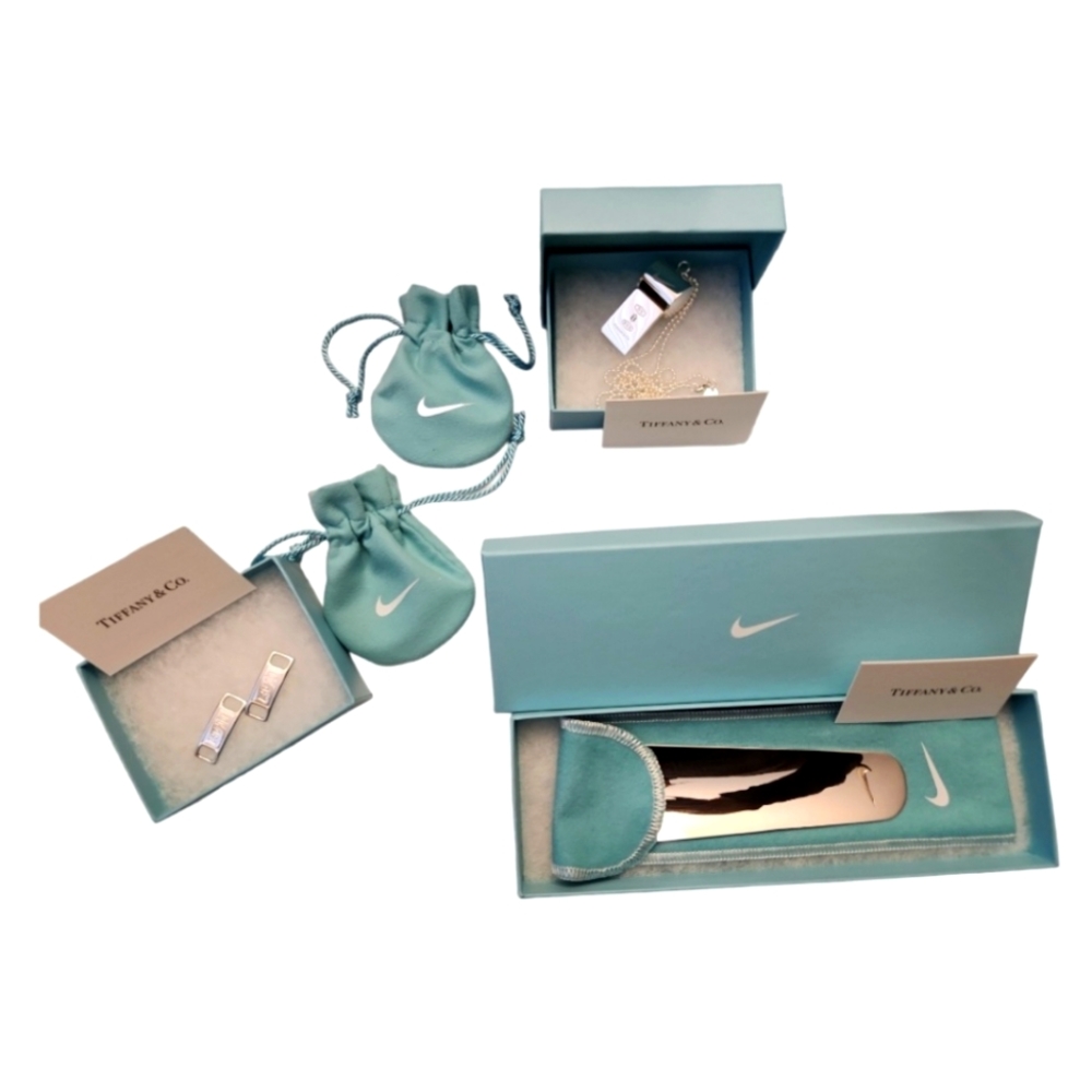 Nike x Tiffany & Co. Collaboration (Bundle) Whistle Pendant, Dubraes & Shoehorn